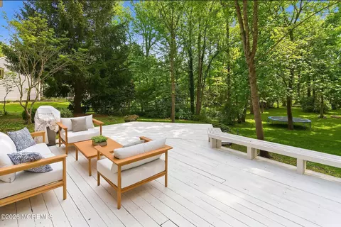 Exterior - 565 Buttonwood Dr, Jackson, NJ 08527 photo 2 of 8