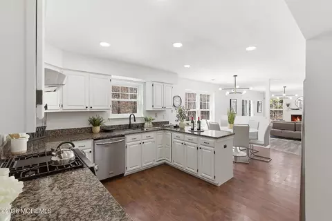 Kitchen - 565 Buttonwood Dr, Jackson, NJ 08527 photo 1 of 4