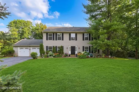 565 Buttonwood Dr, Jackson, NJ 08527