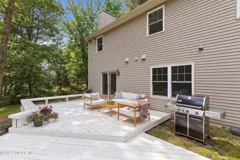 Exterior - 565 Buttonwood Dr, Jackson, NJ 08527 photo 3 of 8