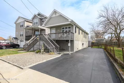 711 Center St, Union Beach, NJ 07735