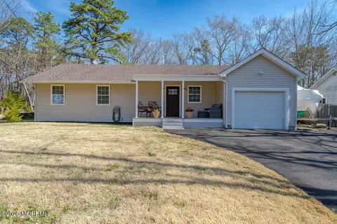 6 Avast Ave, Barnegat, NJ 08005