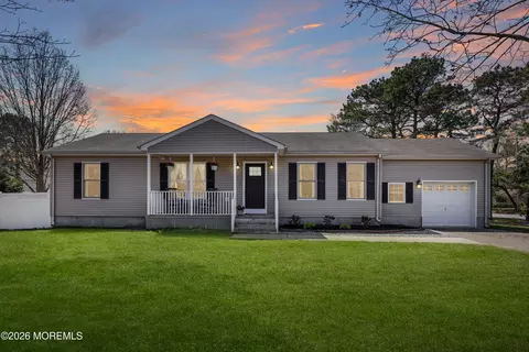 96 Atrium Dr, Brick, NJ 08723