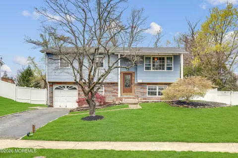 15 Ralph Pl, Jackson, NJ 08527