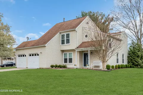 2 Boston Ct, Howell, NJ 07731