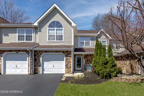 12 Beagle Pl, Tinton Falls, NJ 07753