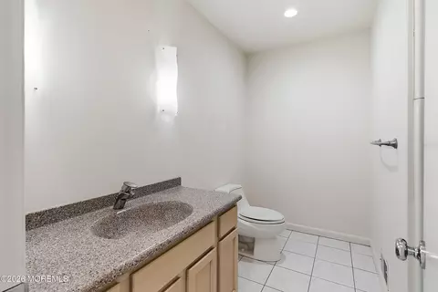 Bath - 8 Roebling Ct, Leonardo, NJ 07737 photo 1 of 8