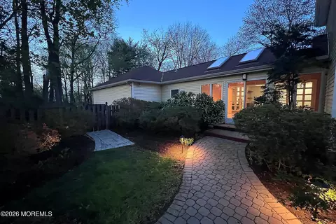 Exterior - 8 Roebling Ct, Leonardo, NJ 07737 photo 13 of 18