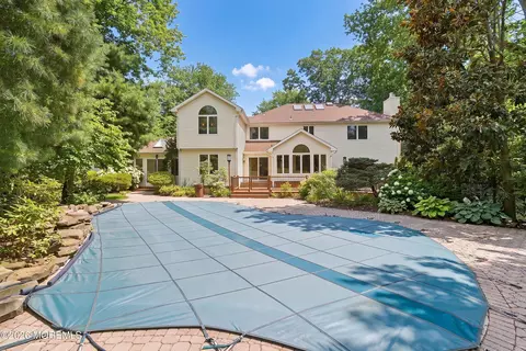 Exterior - 8 Roebling Ct, Leonardo, NJ 07737 photo 9 of 18