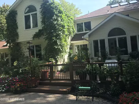 Exterior - 8 Roebling Ct, Leonardo, NJ 07737 photo 15 of 18
