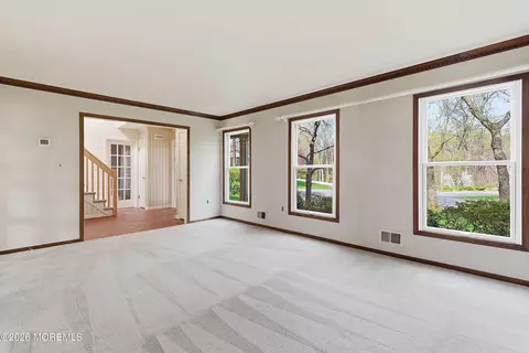 Living - 8 Roebling Ct, Leonardo, NJ 07737 photo 5 of 10