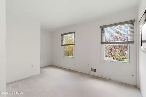 Bedroom - 8 Roebling Ct, Leonardo, NJ 07737 photo 2 of 4