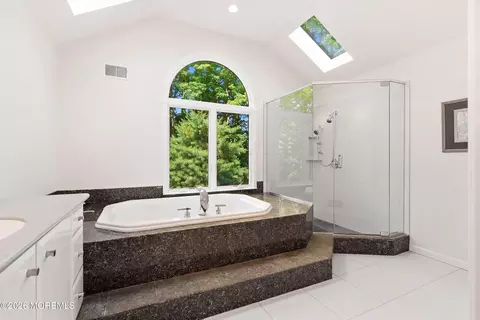 Bath - 8 Roebling Ct, Leonardo, NJ 07737 photo 8 of 8