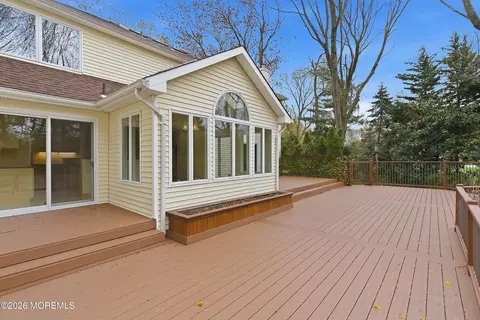 Exterior - 8 Roebling Ct, Leonardo, NJ 07737 photo 8 of 18
