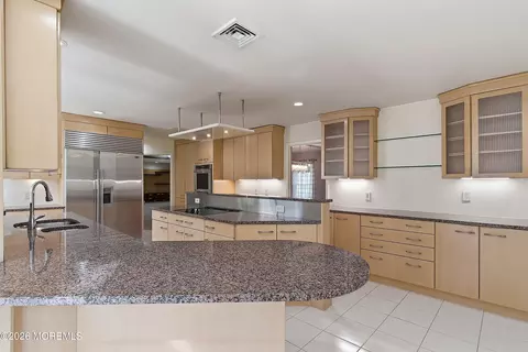 Kitchen - 8 Roebling Ct, Leonardo, NJ 07737 photo 3 of 7