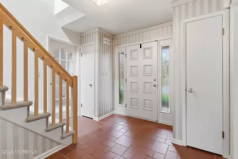 Entry Way - 8 Roebling Ct, Leonardo, NJ 07737 photo 2 of 5