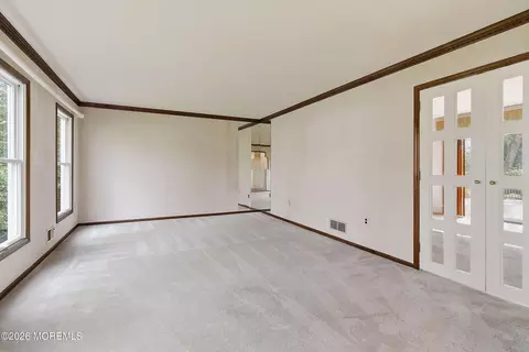 Living - 8 Roebling Ct, Leonardo, NJ 07737 photo 6 of 10