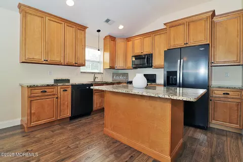 Kitchen - 28 Dolphin Way, Waretown, NJ 08758 photo 3 of 6