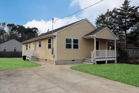 28 Dolphin Way, Waretown, NJ 08758