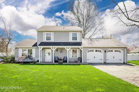 67 Oak Knoll Dr, Brick, NJ 08724