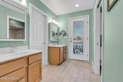 Bath - 475 Admiral Rd, Forked River, NJ 08731 photo 3 of 7