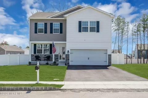 16 Minnow Ave, Barnegat, NJ 08005