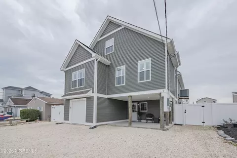 7 W Thames Rd, Little Egg Harbor, NJ 08087