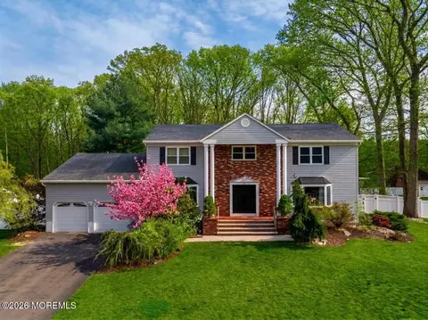 25 Monroe Dr, Marlboro, NJ 07746