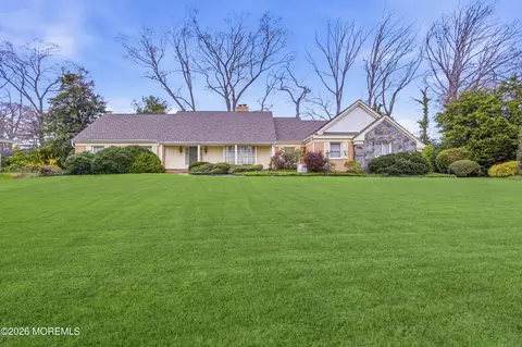 886 Ocean View Dr, Toms River, NJ 08753