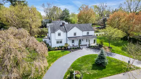 9 N Cherry Ln, Rumson, NJ 07760