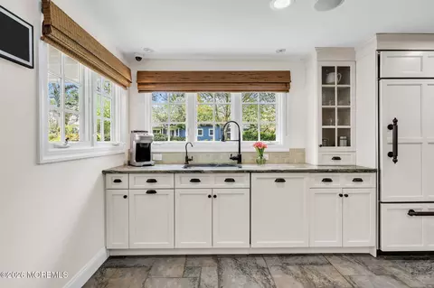Kitchen - 9 N Cherry Ln, Rumson, NJ 07760 photo 3 of 5