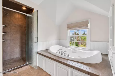 Bath - 9 N Cherry Ln, Rumson, NJ 07760 photo 2 of 4