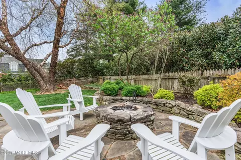 Exterior - 9 N Cherry Ln, Rumson, NJ 07760 photo 4 of 14