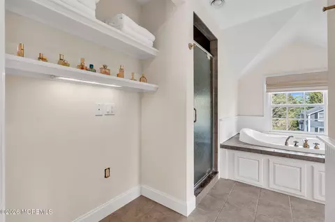 Bath - 9 N Cherry Ln, Rumson, NJ 07760 photo 1 of 4