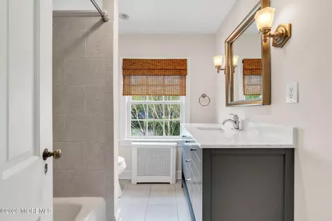 Bath - 9 N Cherry Ln, Rumson, NJ 07760 photo 4 of 4