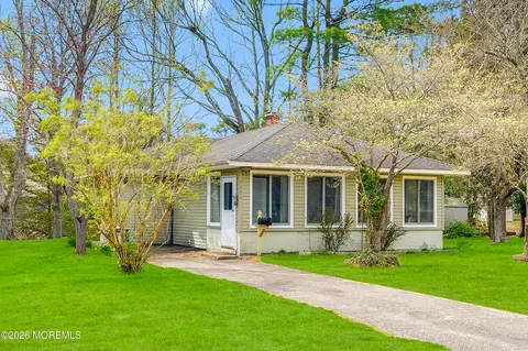 2229 Yorktowne Blvd, Toms River, NJ 08753
