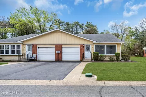 18 Lenape Dr #B, Whiting, NJ 08759