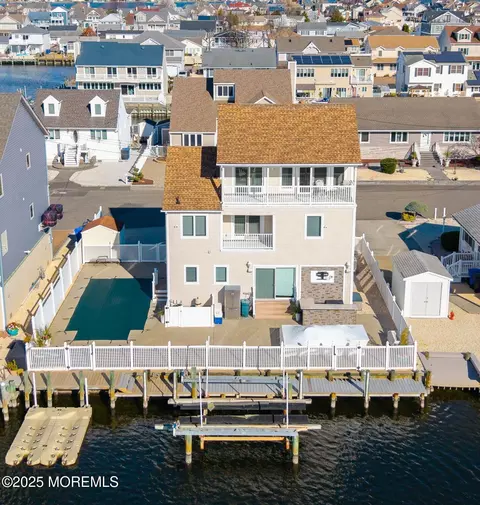 3451 Lisbon Ave E, Toms River, NJ 08753