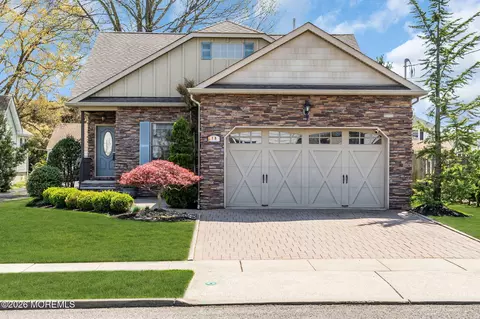 90 Saint Peters Pl, Keyport, NJ 07735