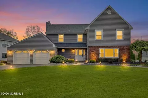 29 Nashua Dr, Marlboro, NJ 07746