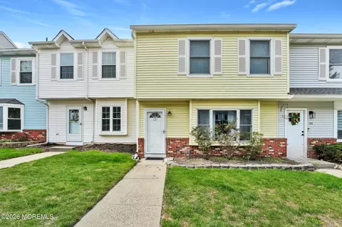 121 Joan Ct, Jackson, NJ 08527