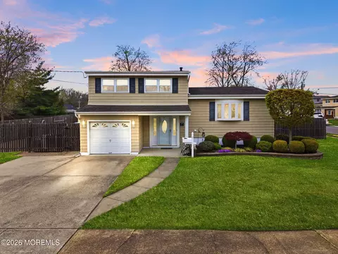 11 Jersey Ave, Old Bridge, NJ 08857