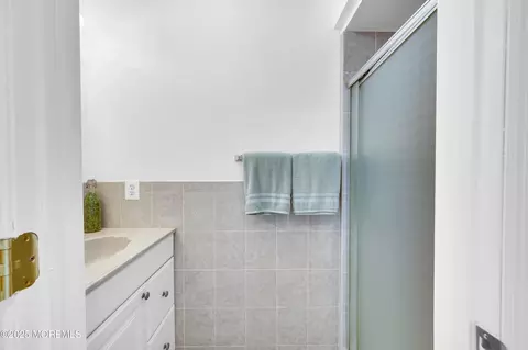 Bath - 741 S River Dr, Forked River, NJ 08731 photo 6 of 7