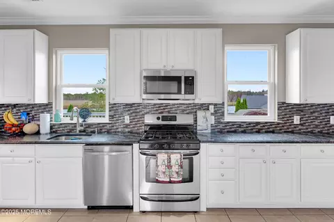 Kitchen - 741 S River Dr, Forked River, NJ 08731 photo 3 of 9