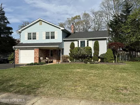 32 Brunswick Dr, Howell, NJ 07731