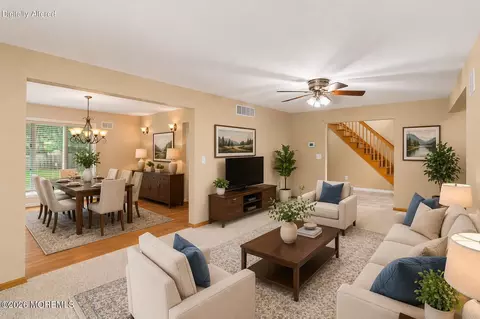 Living - 424 Continental St, Forked River, NJ 08731 photo 2 of 7