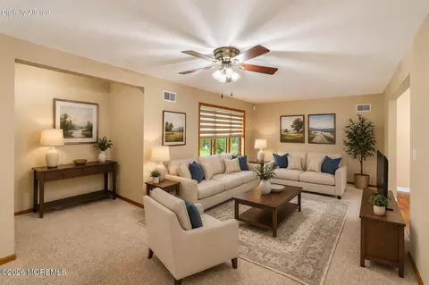 Living - 424 Continental St, Forked River, NJ 08731 photo 4 of 7