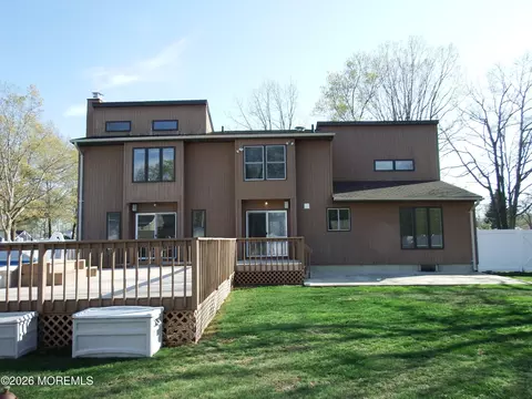 Exterior - 424 Continental St, Forked River, NJ 08731 photo 3 of 3