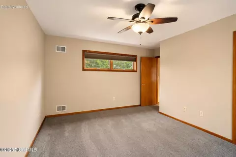 Bedroom - 424 Continental St, Forked River, NJ 08731 photo 5 of 11