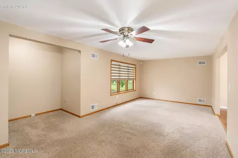 Living - 424 Continental St, Forked River, NJ 08731 photo 3 of 7